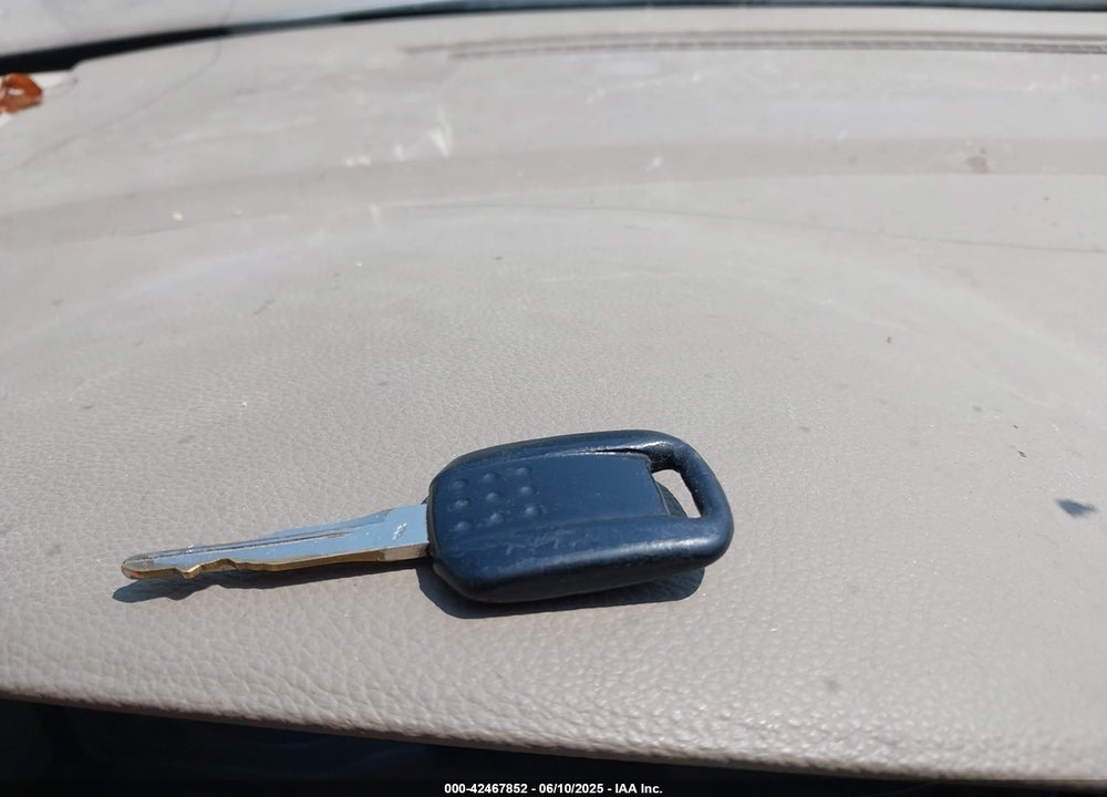 2004 MERCURY MONTEREY VIN: 2MRDA202X4BJ00281