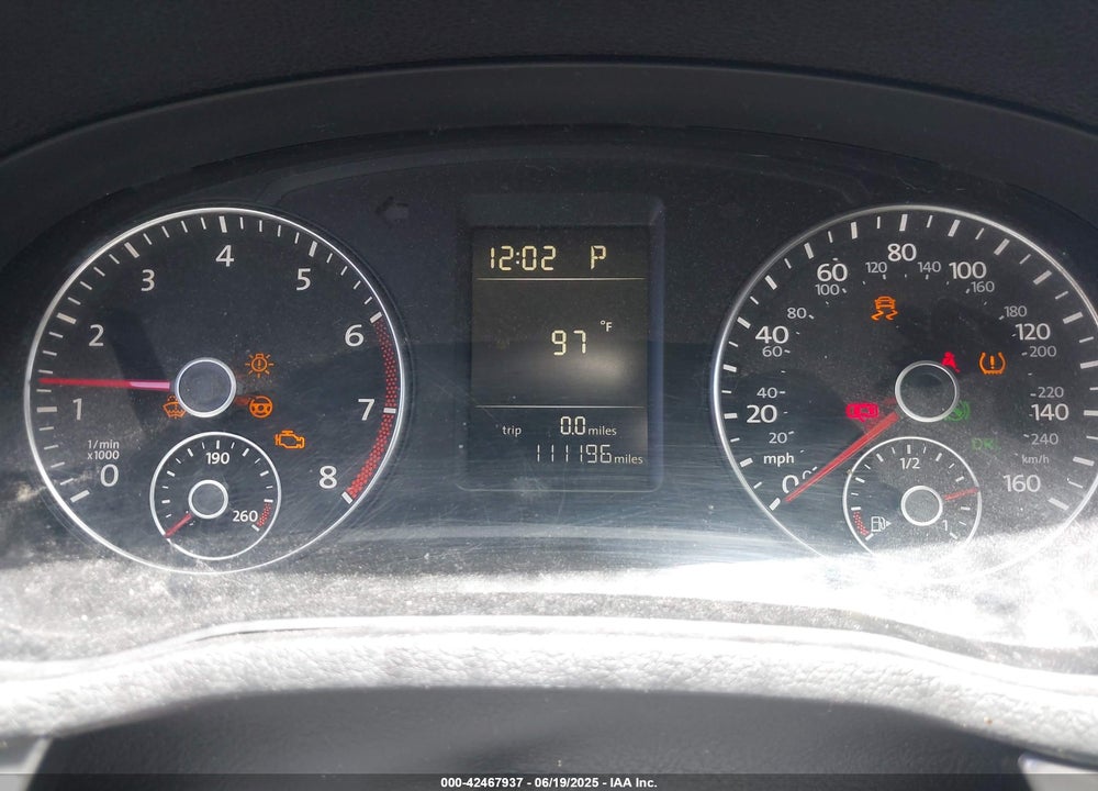 2015 VOLKSWAGEN PASSAT VIN: 1VWAT7A31FC061102