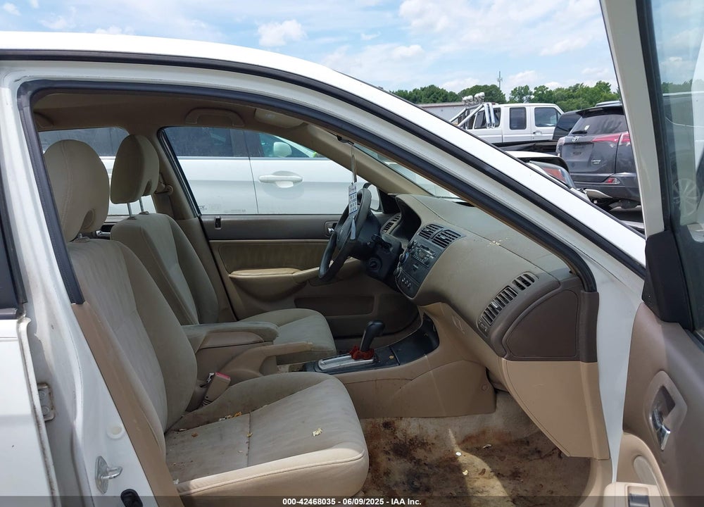 2005 HONDA CIVIC LX VIN: 2HGES165X5H623610