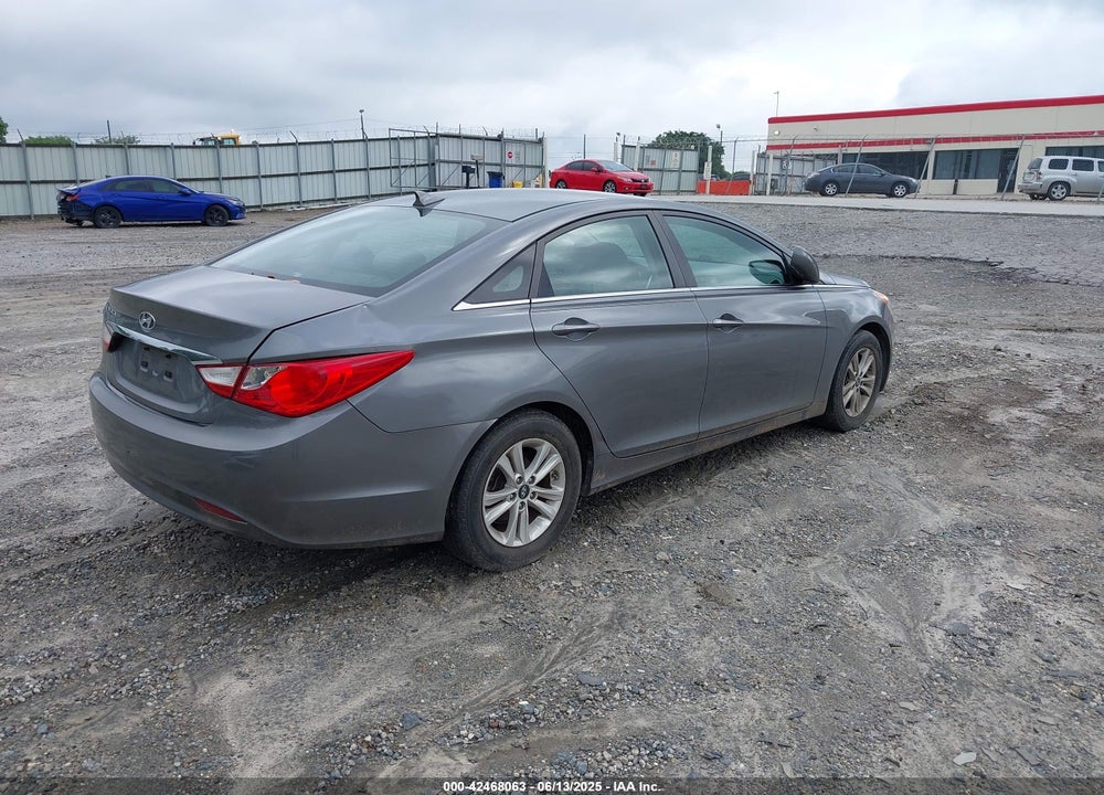 2013 HYUNDAI SONATA VIN: 5NPEB4AC1DH602933