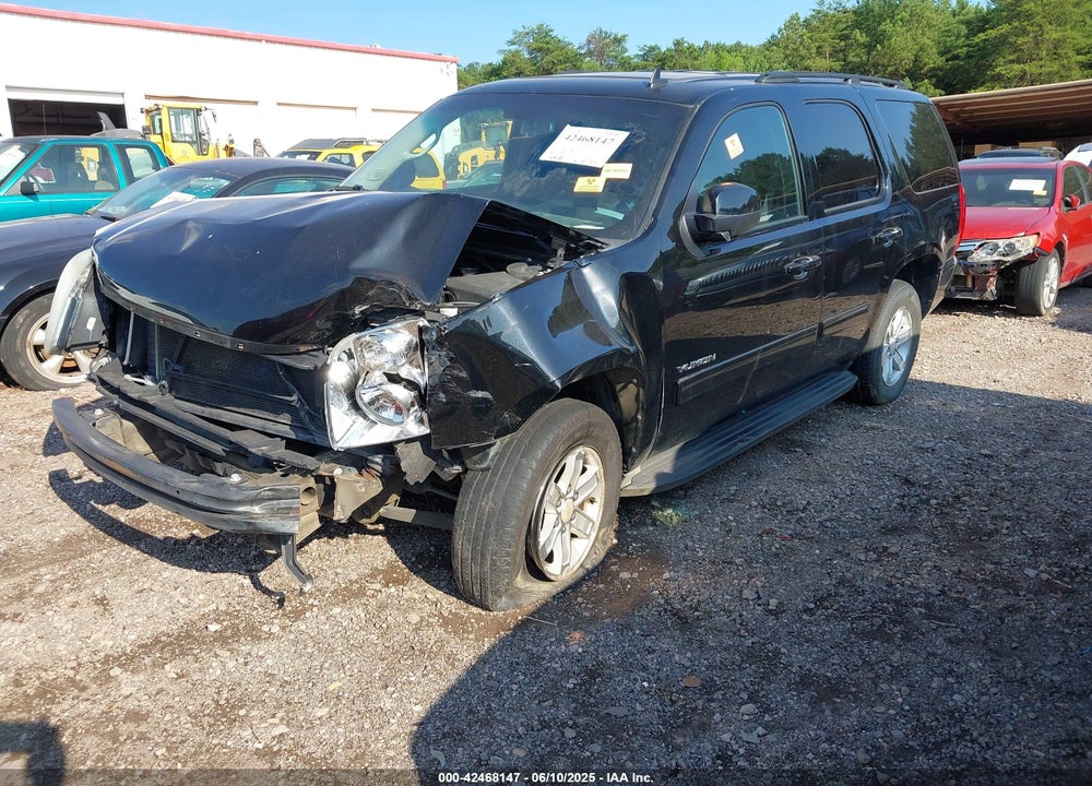 2011 GMC YUKON SLE VIN: 1GKS1AE03BR400254