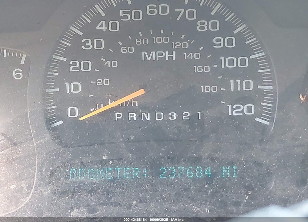 2004 CHEVROLET TAHOE LT VIN: 1GNEC13Z04R250425