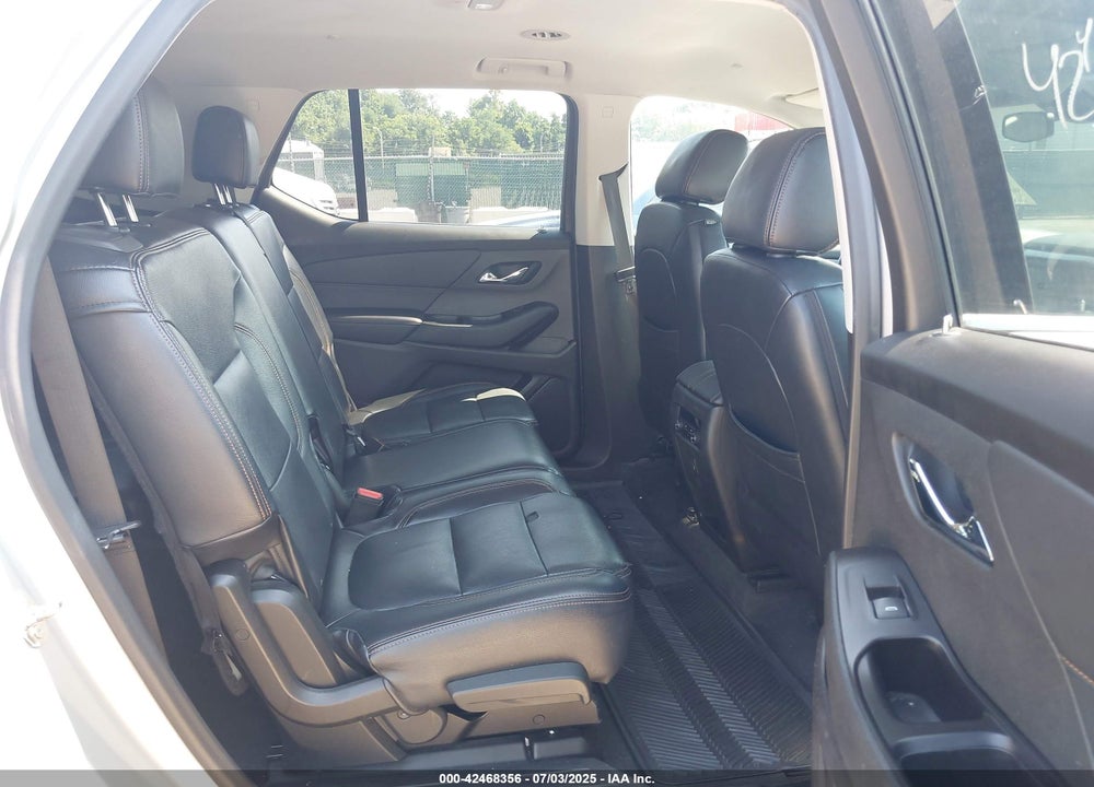 2019 CHEVROLET TRAVERSE LS VIN: 1GNEVFKW1KJ156127
