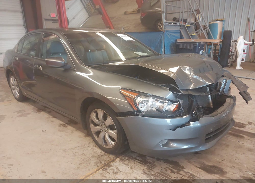 2008 HONDA ACCORD VIN: 1HGCP268X8A137133