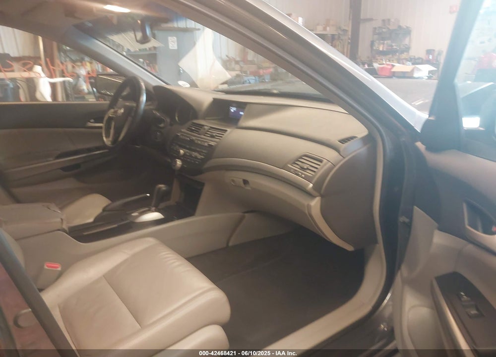 2008 HONDA ACCORD VIN: 1HGCP268X8A137133