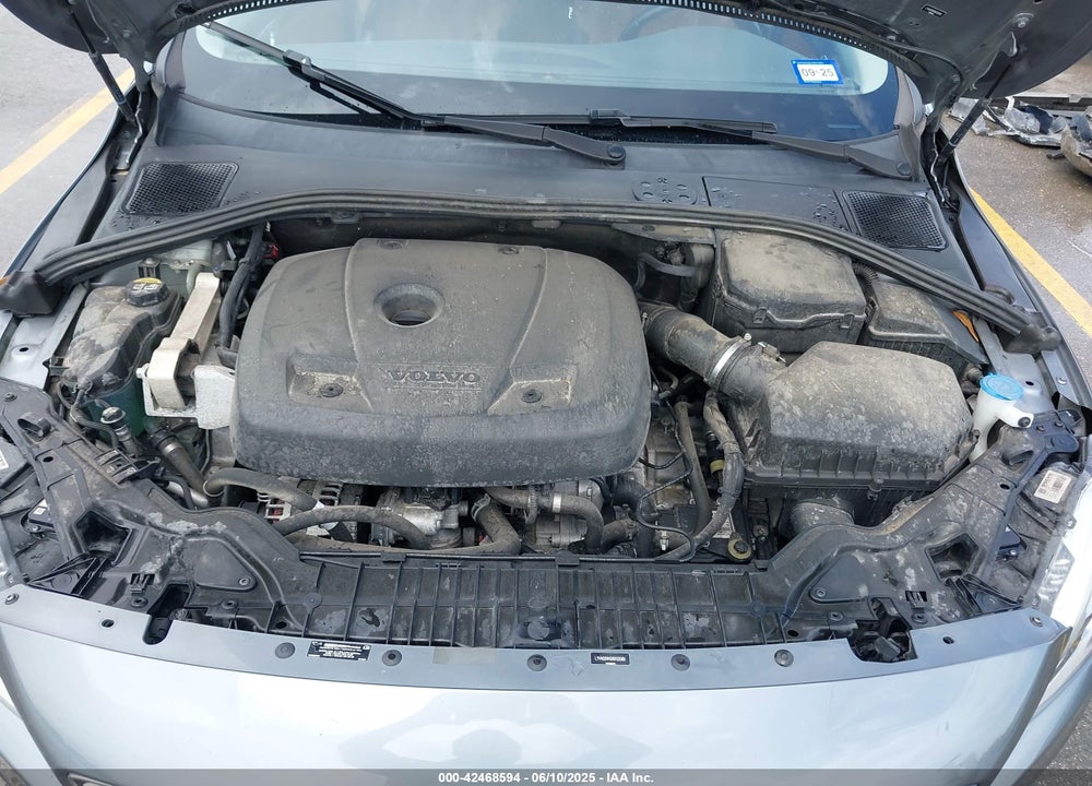2017 VOLVO S60 VIN: LYV402HM3HB132589