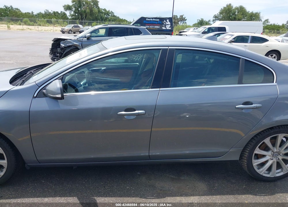 2017 VOLVO S60 VIN: LYV402HM3HB132589