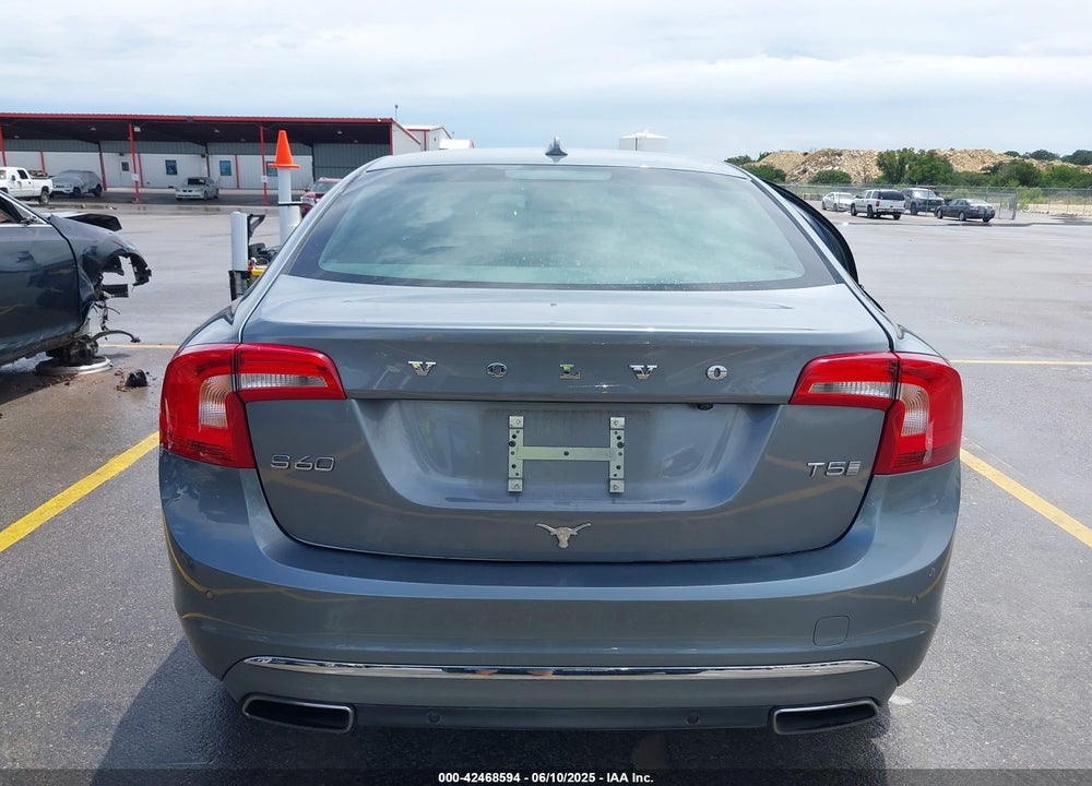 2017 VOLVO S60 VIN: LYV402HM3HB132589