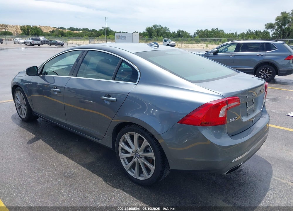 2017 VOLVO S60 VIN: LYV402HM3HB132589