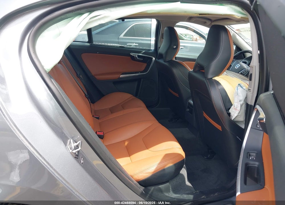 2017 VOLVO S60 VIN: LYV402HM3HB132589