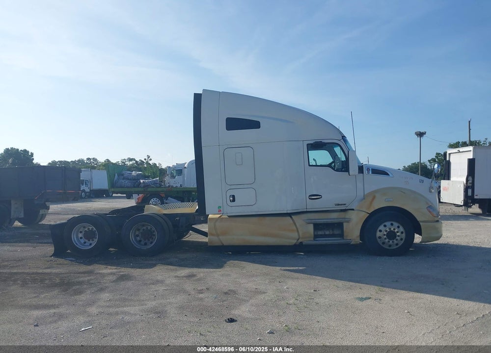 2016 KENWORTH CONSTRUCTION T680 VIN: 1XKYDP9XXGJ444527