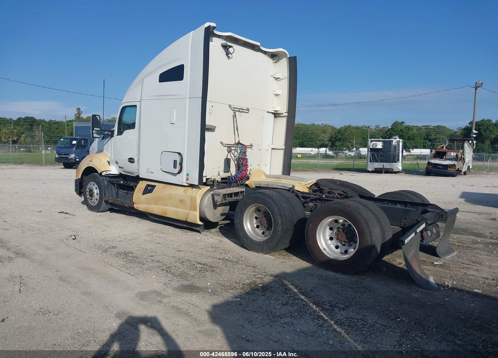2016 KENWORTH CONSTRUCTION T680 VIN: 1XKYDP9XXGJ444527