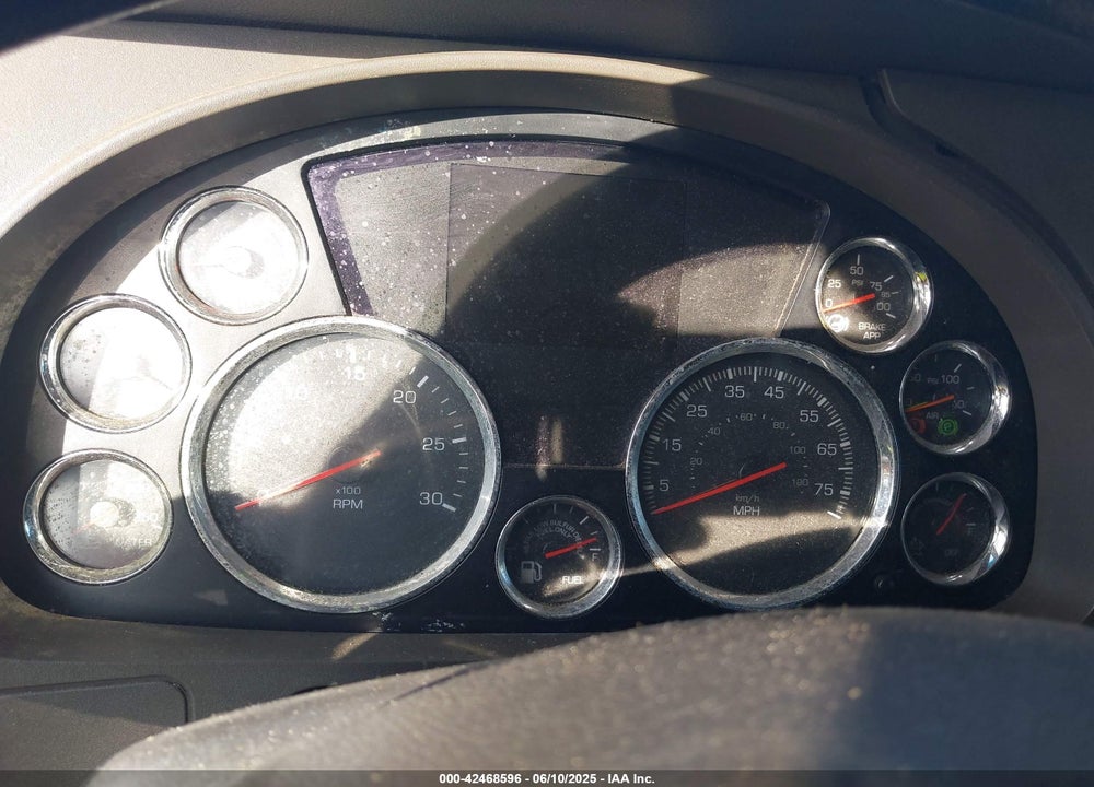 2016 KENWORTH CONSTRUCTION T680 VIN: 1XKYDP9XXGJ444527