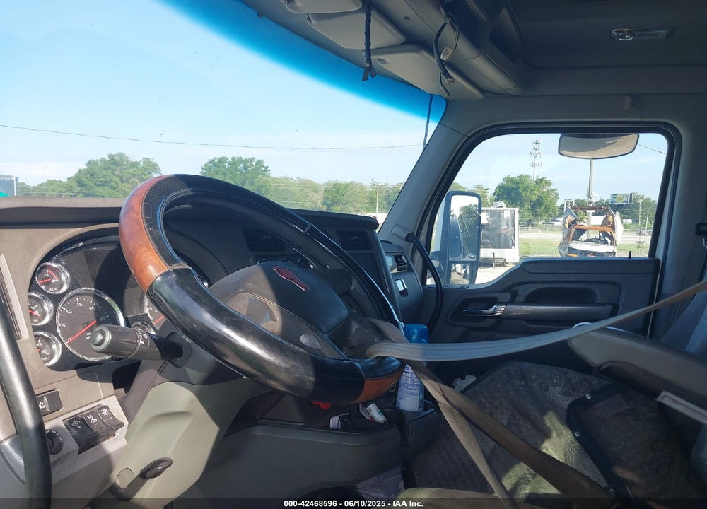 2016 KENWORTH CONSTRUCTION T680 VIN: 1XKYDP9XXGJ444527