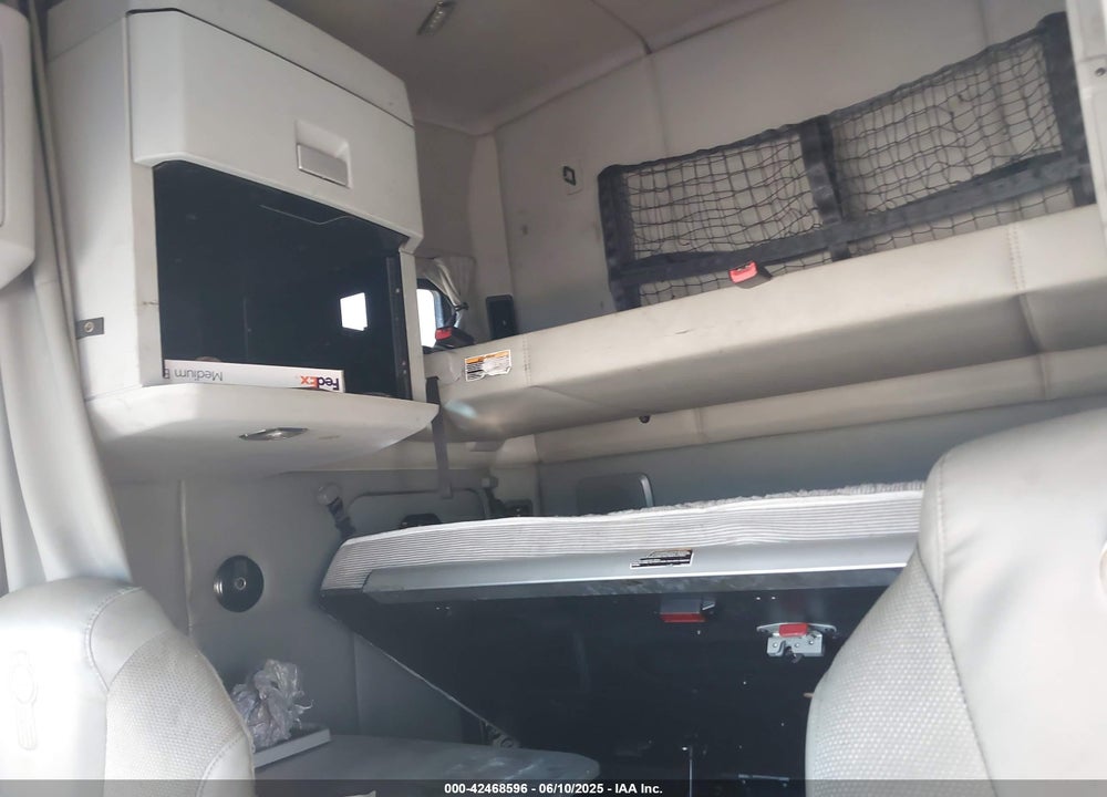 2016 KENWORTH CONSTRUCTION T680 VIN: 1XKYDP9XXGJ444527