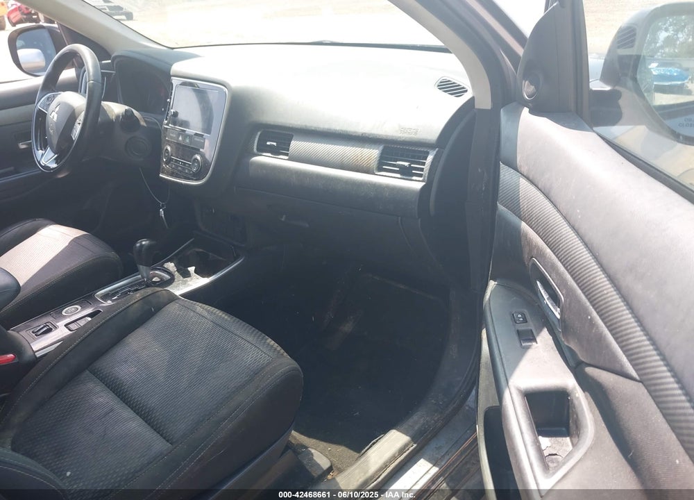 2017 MITSUBISHI OUTLANDER VIN: JA4AZ3A38HZ050831