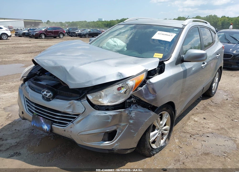 2011 HYUNDAI TUCSON GLS VIN: KM8JU3AC8BU296105