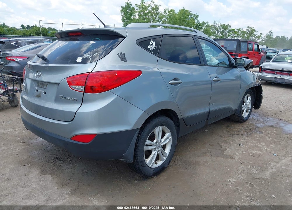 2011 HYUNDAI TUCSON GLS VIN: KM8JU3AC8BU296105