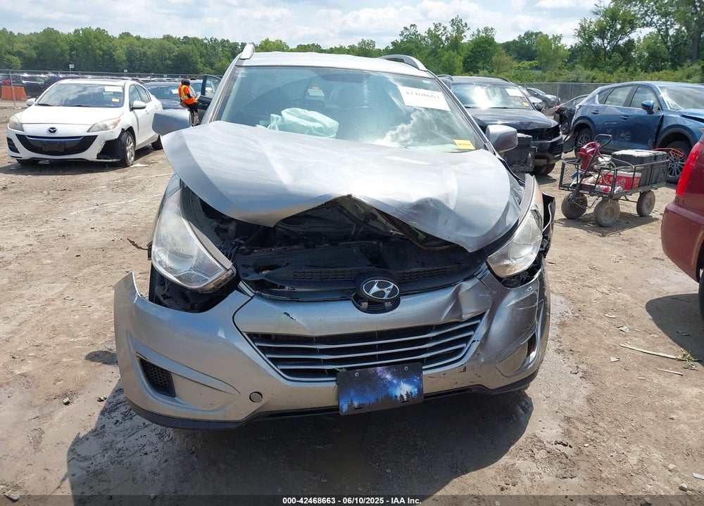 2011 HYUNDAI TUCSON GLS VIN: KM8JU3AC8BU296105