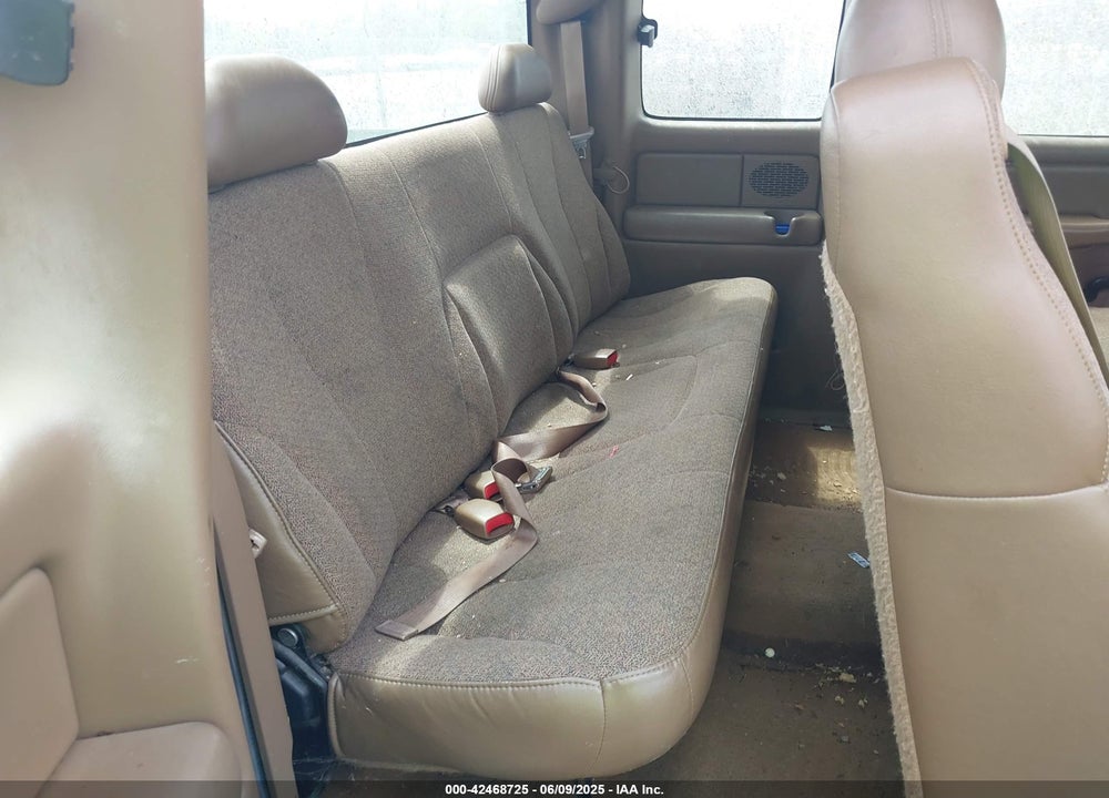 1999 CHEVROLET SILVERADO 1500 VIN: 2GCEC19V1X1132510