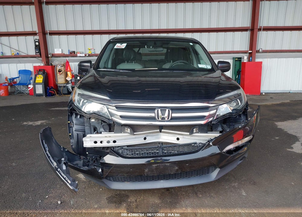2017 HONDA PILOT LX VIN: 5FNYF6H10HB088465