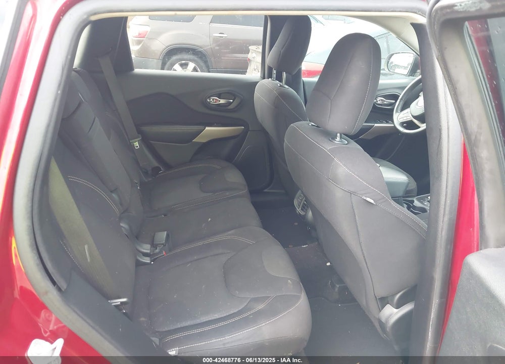 2017 JEEP CHEROKEE VIN: 1C4PJLCB2HW642335