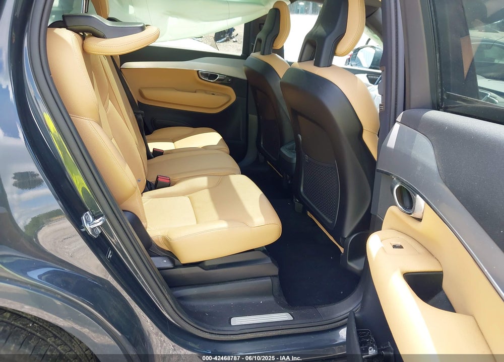 2017 VOLVO XC90 VIN: YV4102KK3H1156521