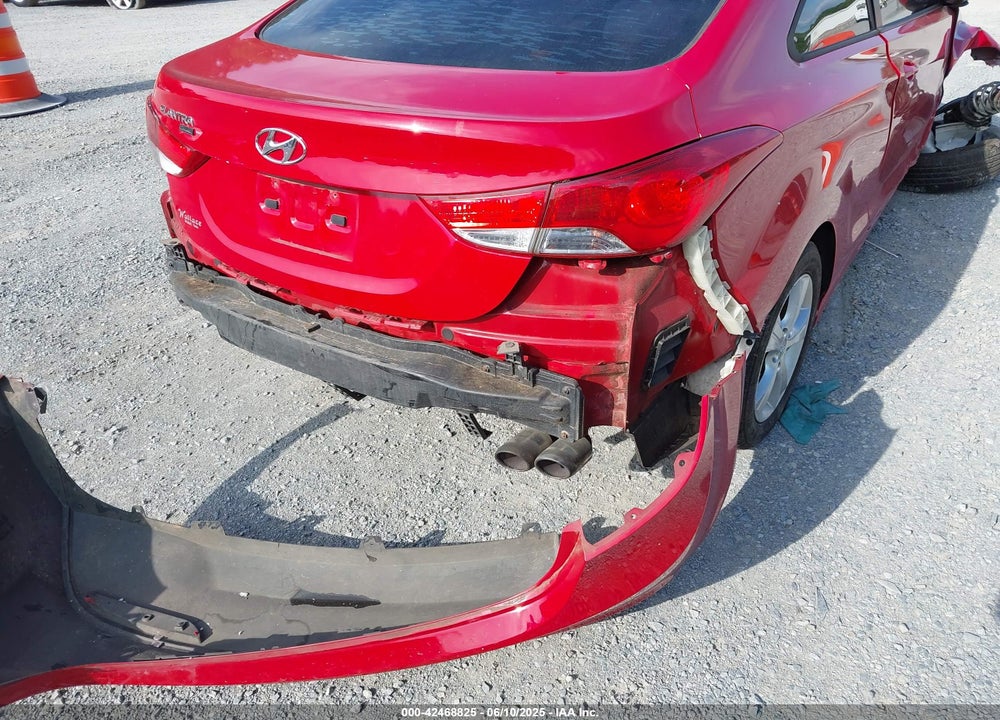 2013 HYUNDAI ELANTRA VIN: KMHDH6AE8DU010423