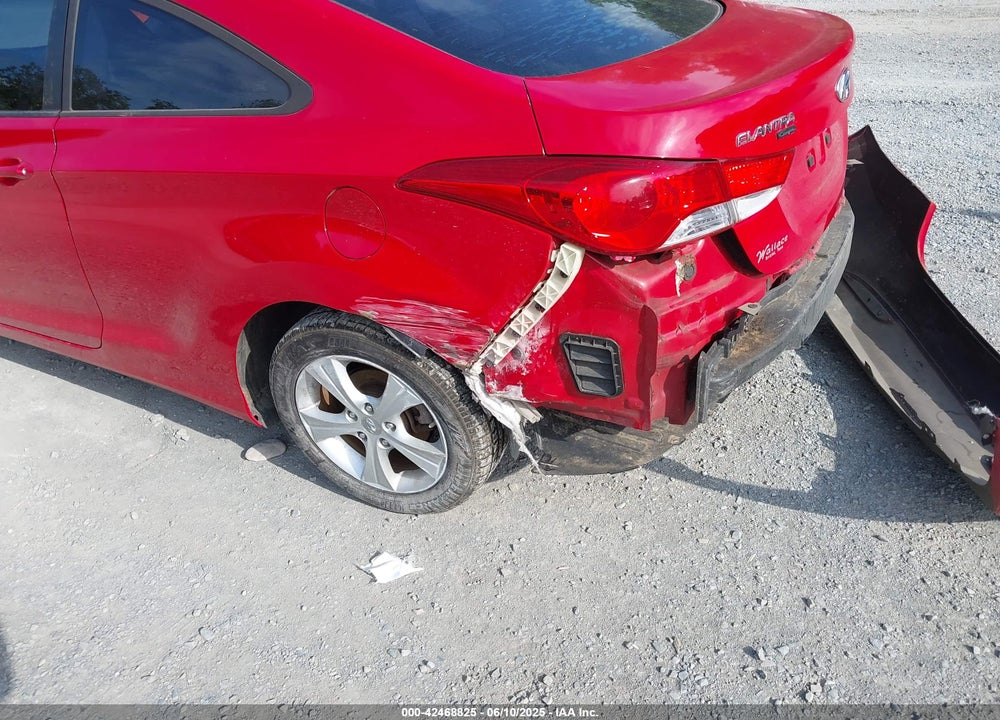 2013 HYUNDAI ELANTRA VIN: KMHDH6AE8DU010423