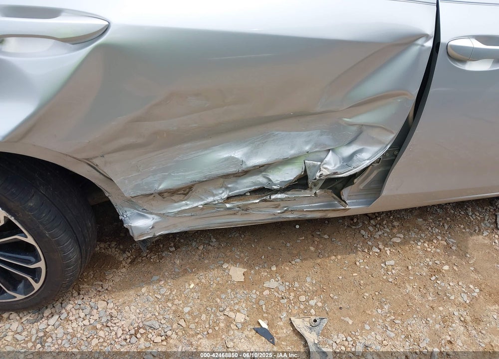 2015 TOYOTA COROLLA VIN: 2T1BURHE0FC382093