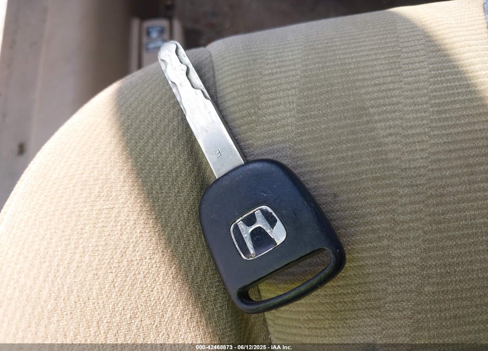 2005 HONDA CIVIC LX VIN: 2HGES16555H580472