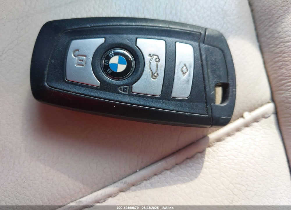 2011 BMW X3 VIN: 5UXWX7C55BL735532