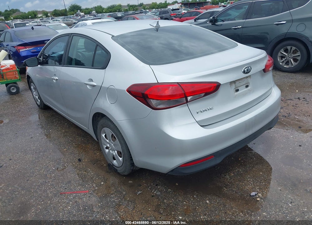 2018 KIA FORTE VIN: 3KPFK4A75JE165560