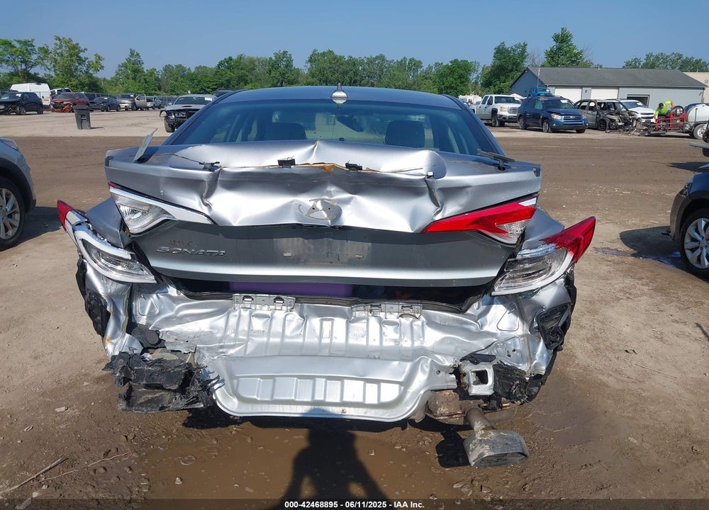 2015 HYUNDAI SONATA VIN: 5NPE24AF0FH252319