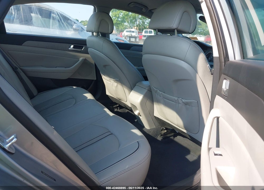 2015 HYUNDAI SONATA VIN: 5NPE24AF0FH252319
