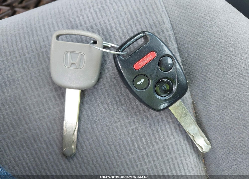2007 HONDA ACCORD VIN: JHMCM563X7C017153
