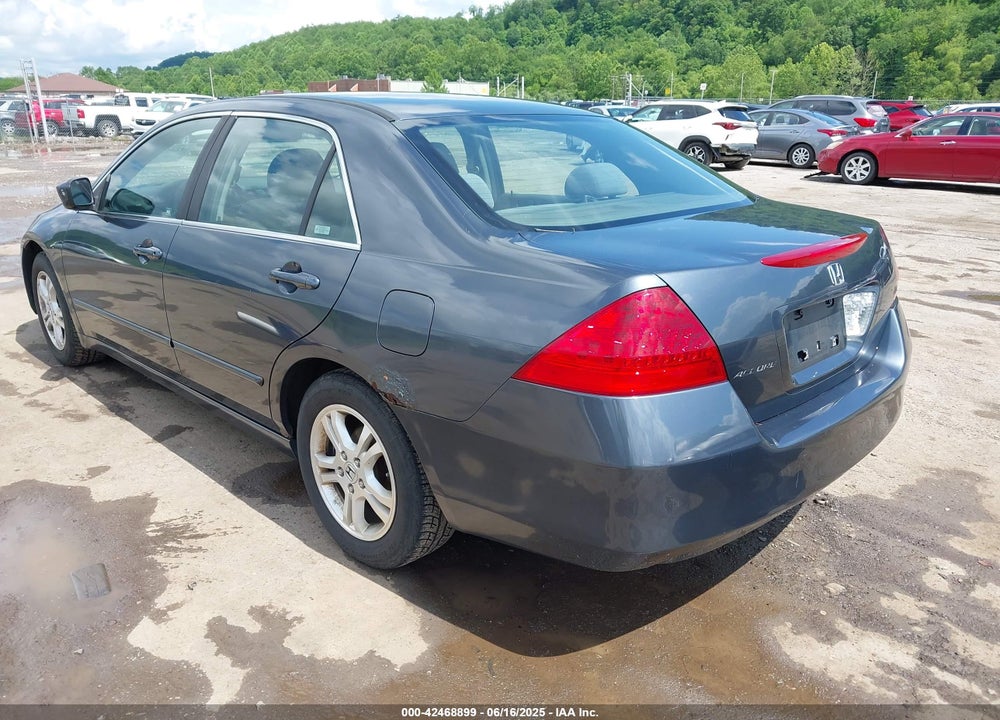 2007 HONDA ACCORD VIN: JHMCM563X7C017153