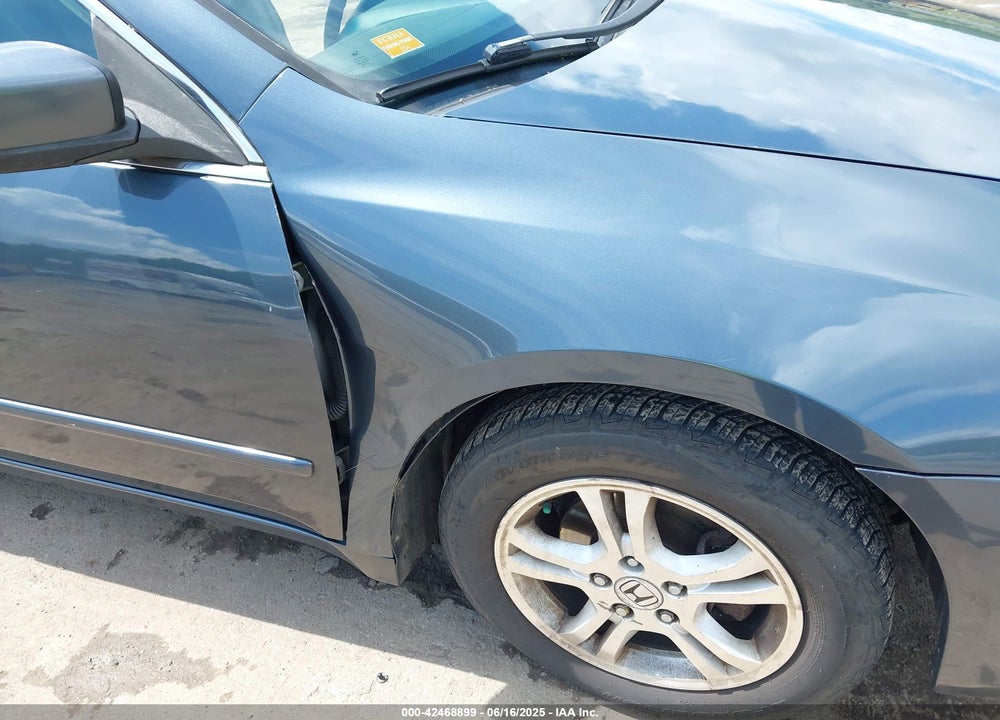 2007 HONDA ACCORD VIN: JHMCM563X7C017153