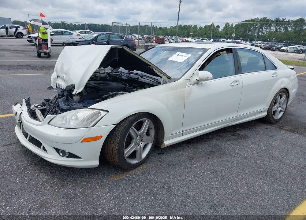 2009 MERCEDES-BENZ S 550 VIN: WDDNG71X49A242275