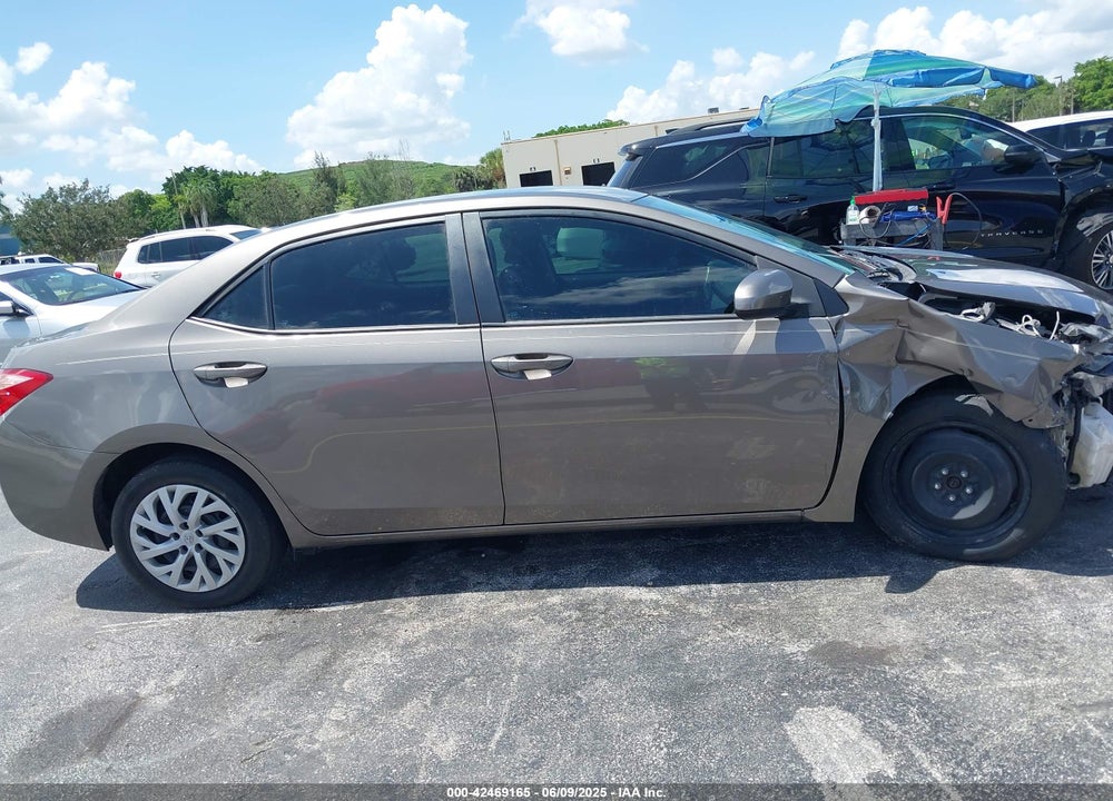 2018 TOYOTA COROLLA LE VIN: 2T1BURHE9JC028064