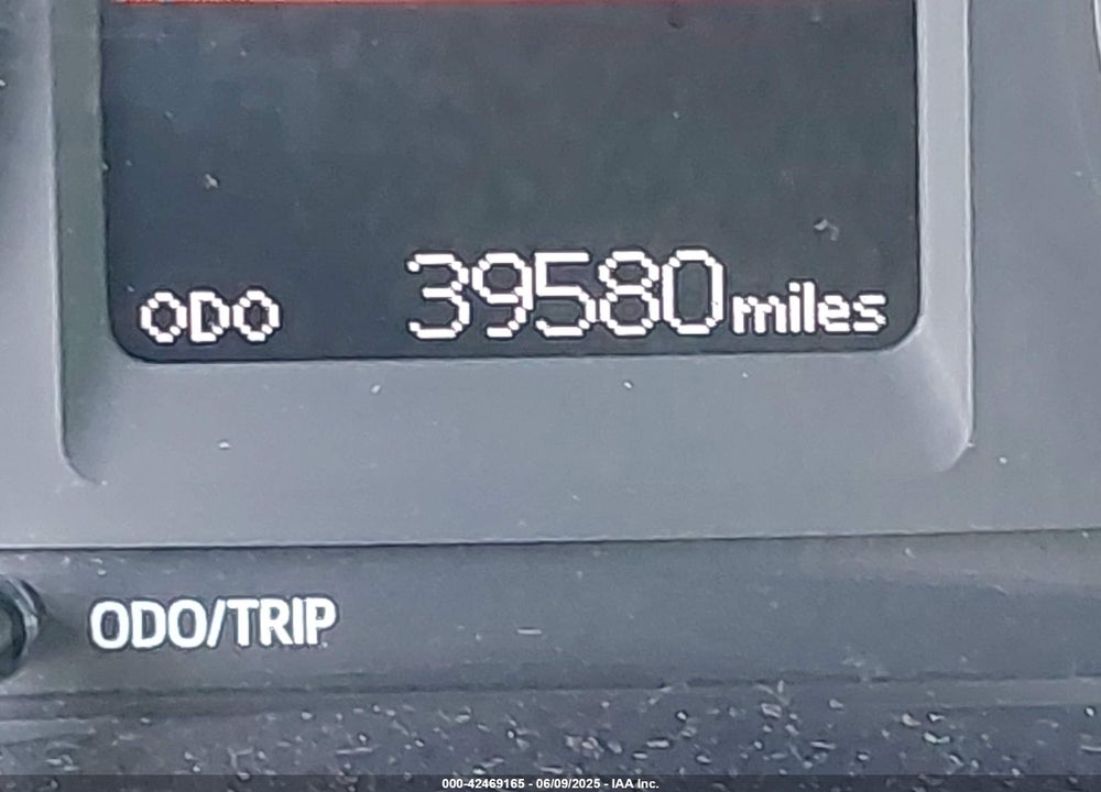 2018 TOYOTA COROLLA LE VIN: 2T1BURHE9JC028064