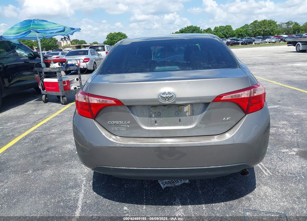 2018 TOYOTA COROLLA LE VIN: 2T1BURHE9JC028064
