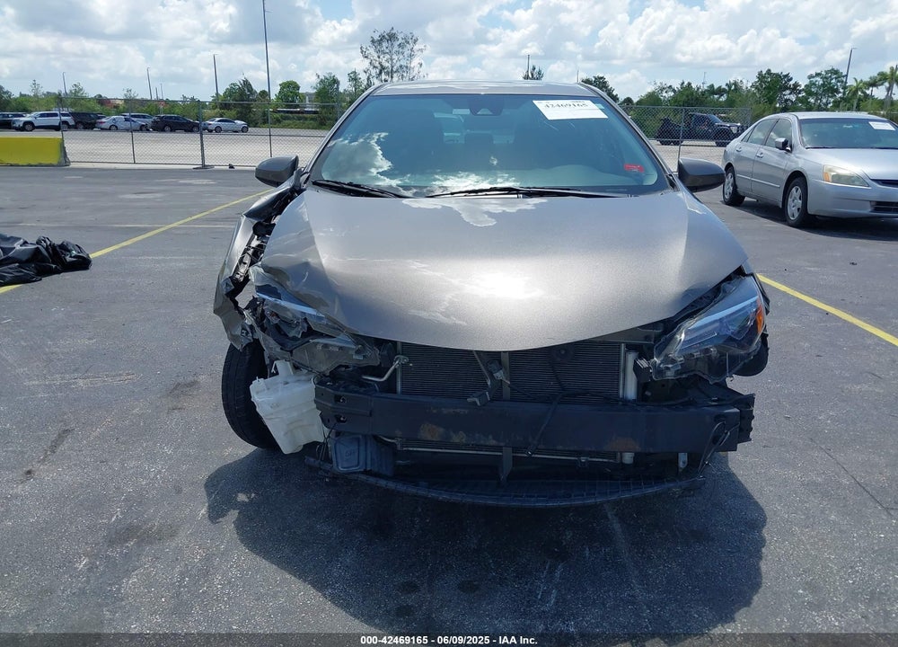 2018 TOYOTA COROLLA LE VIN: 2T1BURHE9JC028064