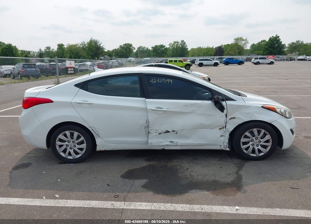 2012 HYUNDAI ELANTRA VIN: 5NPDH4AE6CH143568
