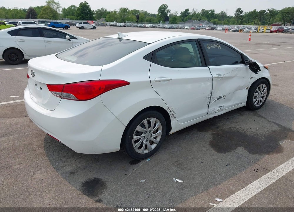 2012 HYUNDAI ELANTRA VIN: 5NPDH4AE6CH143568