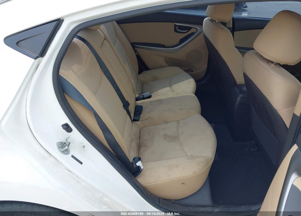 2012 HYUNDAI ELANTRA VIN: 5NPDH4AE6CH143568