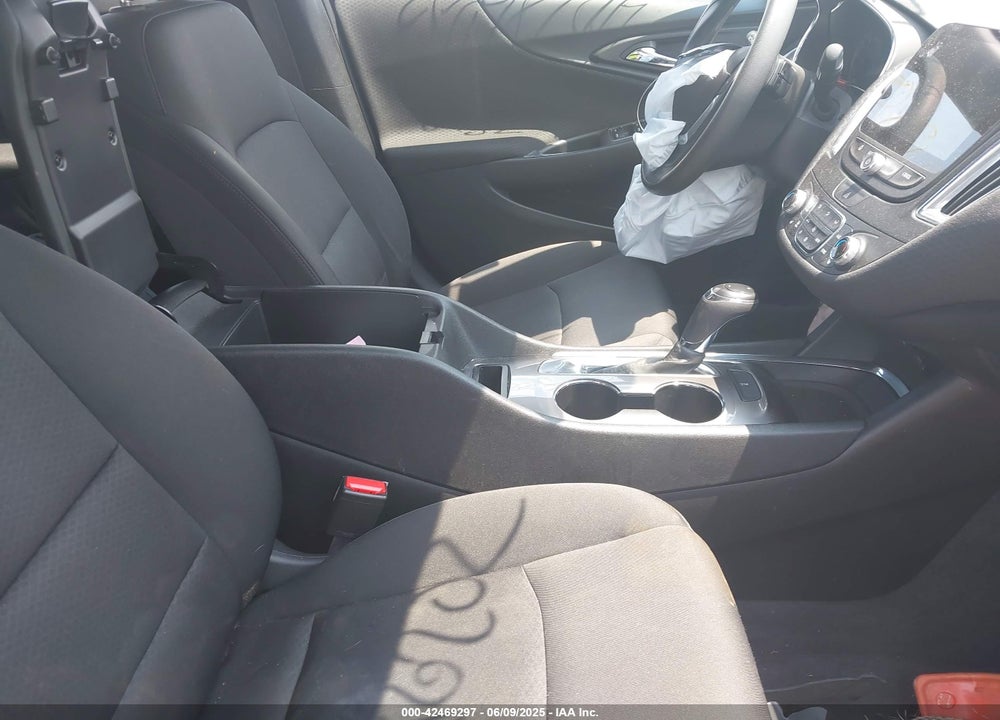 2019 CHEVROLET MALIBU VIN: 1G1ZD5ST9KF115494