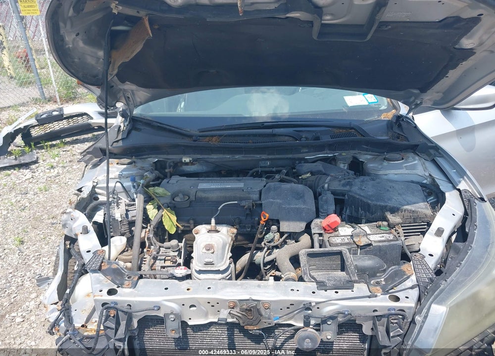 2013 HONDA ACCORD VIN: 1HGCR2F33DA096448