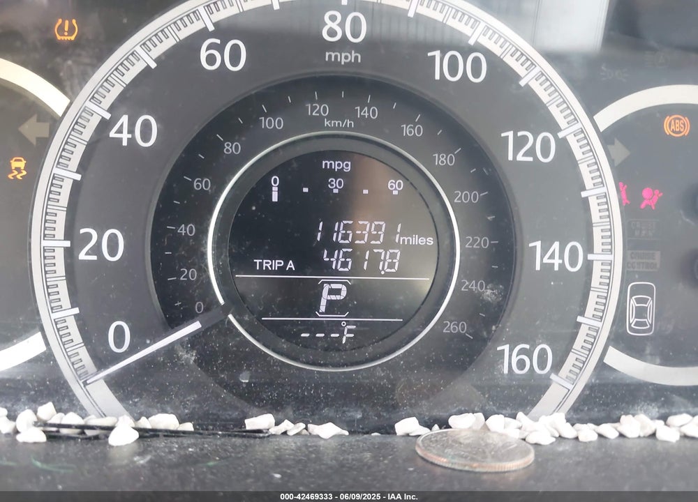 2013 HONDA ACCORD VIN: 1HGCR2F33DA096448