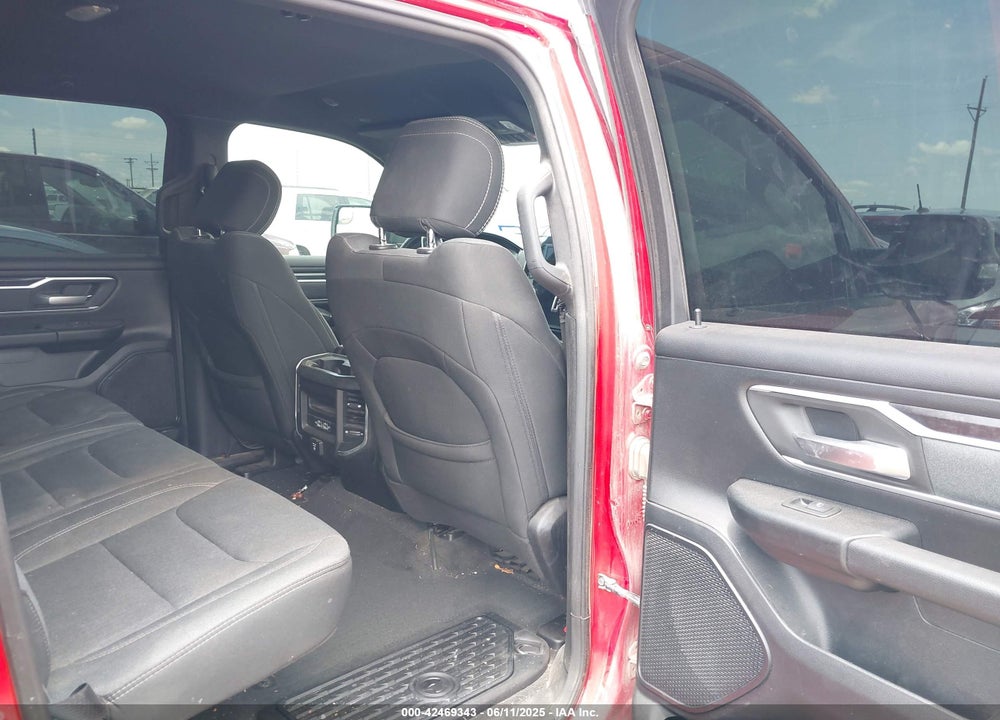 2021 RAM 1500 VIN: 1C6RREFT9MN592784